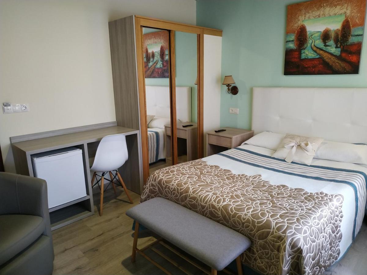 El Pinar Hotell Ribadeo Exteriör bild